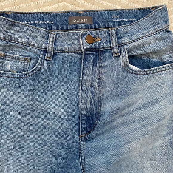 DL1961 High Waist Straight leg Jeans - Picture 2 of 6